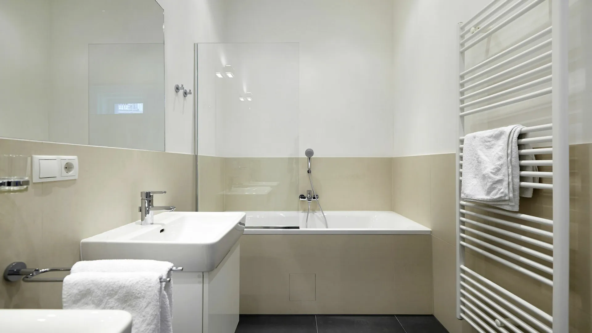 Urban Flats Vienna Darwingasse Apartment
