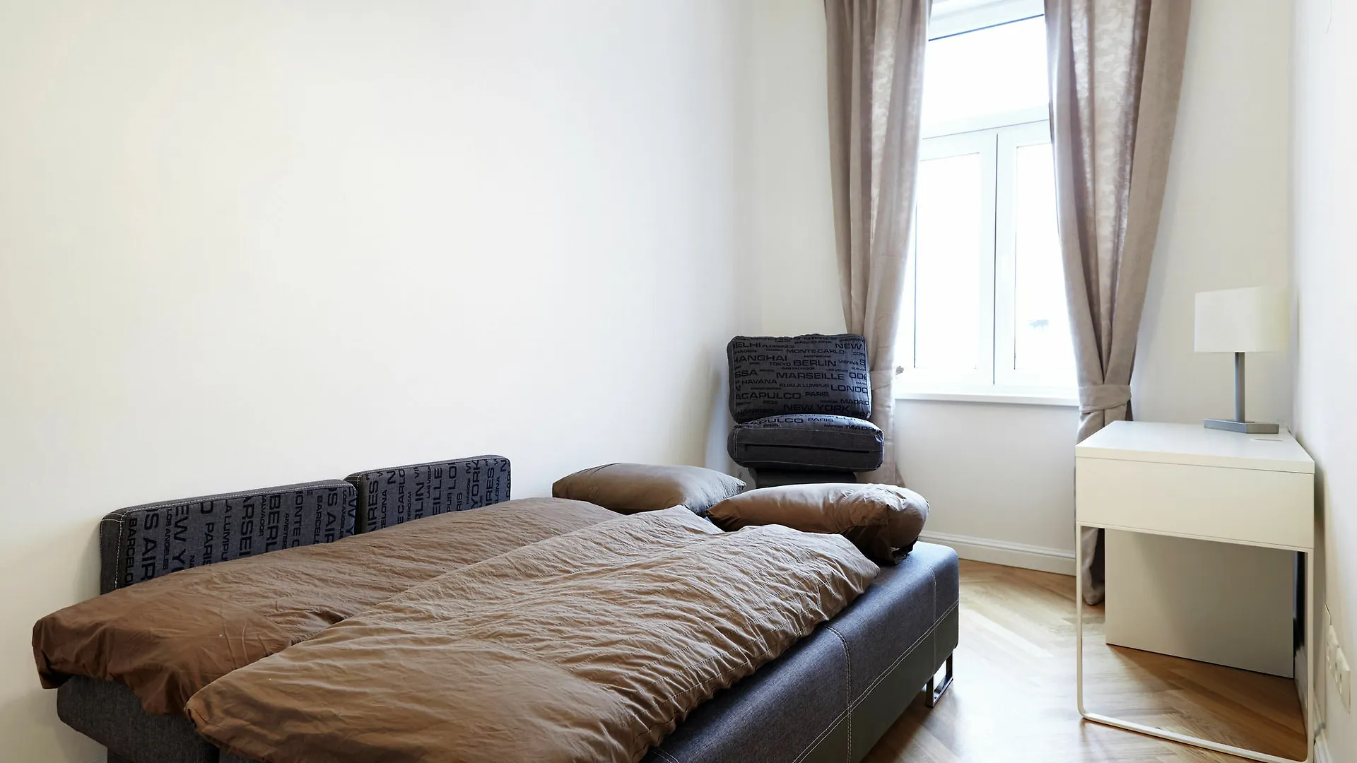 Urban Flats Vienna Darwingasse Apartment